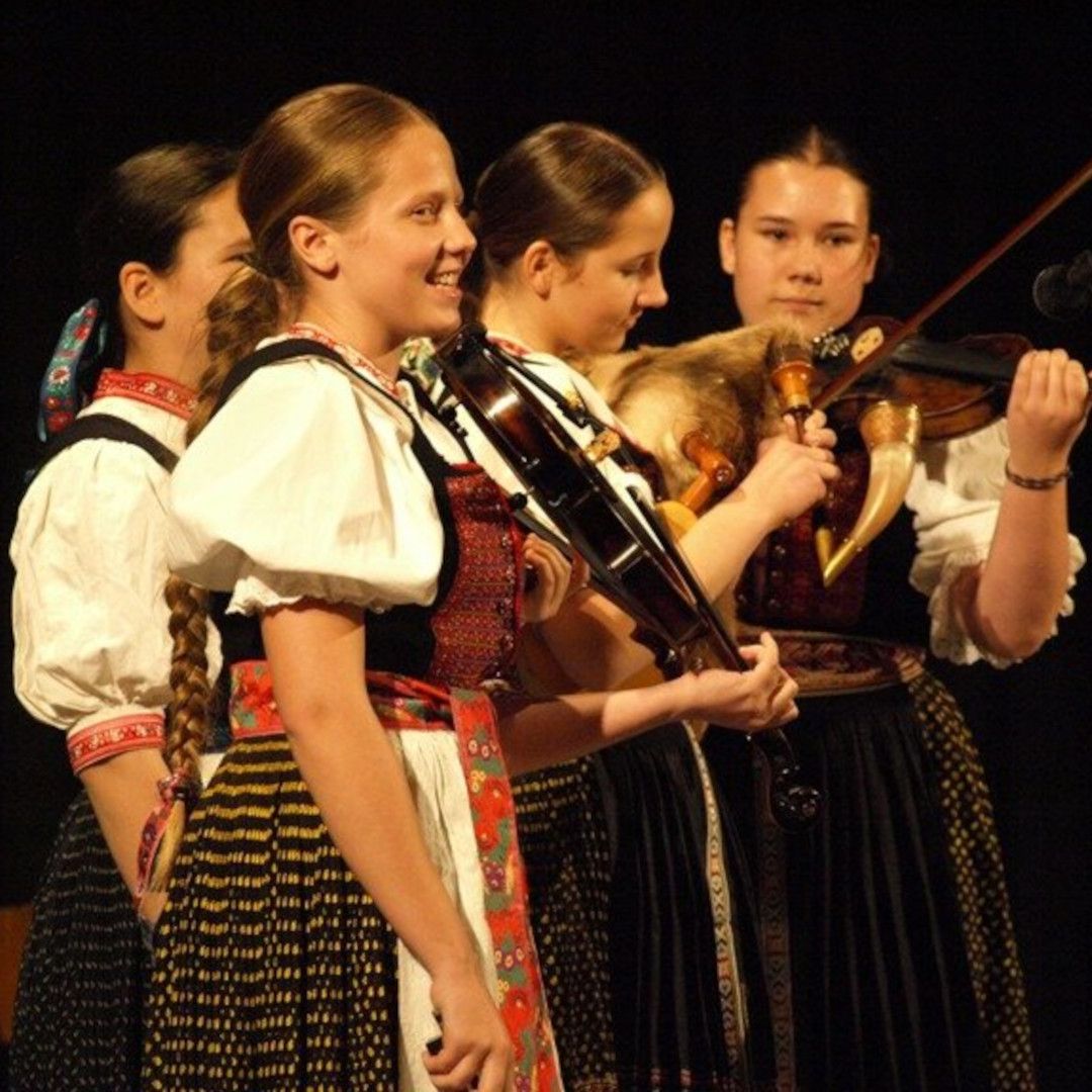 Detský folklórny súbor KORNIČKA