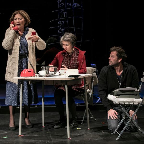 Divadlo Aréna: Sklenený zverinec