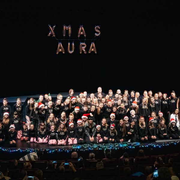 X-Mas Dance Show Aura